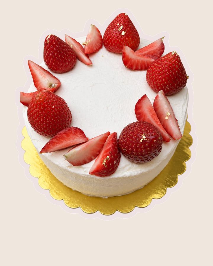 Strawberry Shortcake — Fresh strawberries, light cream, chiffon